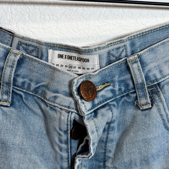 One Teaspoon Women's Le Wolve Distressed Cut Off Denim Jean Shorts Size 26 - Picture 2 of 3